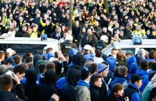400 supporters de Schalke, Dortmund et Cologne se bastonnent dans une forêt en Allemagne