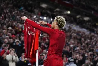 Hugo Ekitike : une célébration pas très cérébrale