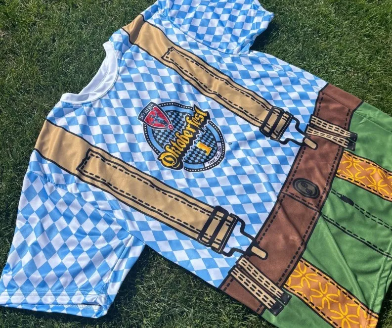 Attention les yeux : le pire maillot de l&rsquo;histoire de l&rsquo;humanité vient de sortir