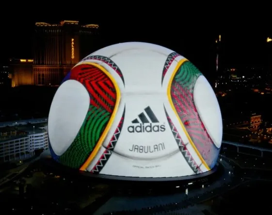 La vidéo du jour : les ballons des Coupes du Monde projetés sur la Sphère de Las Vegas