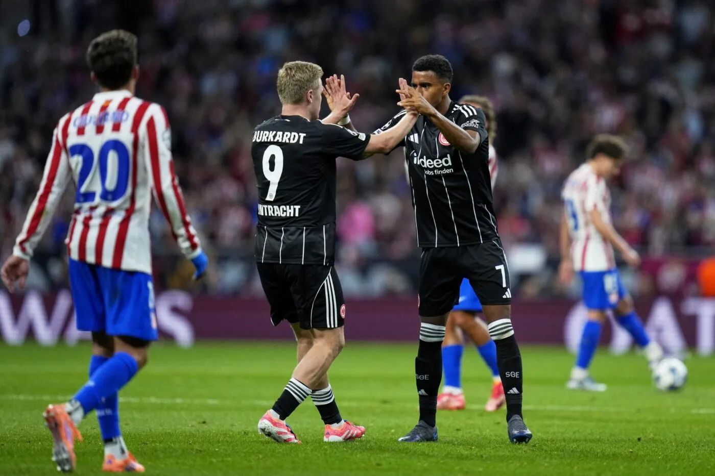 48 choses plus spectaculaires que les matchs de l'Eintracht 