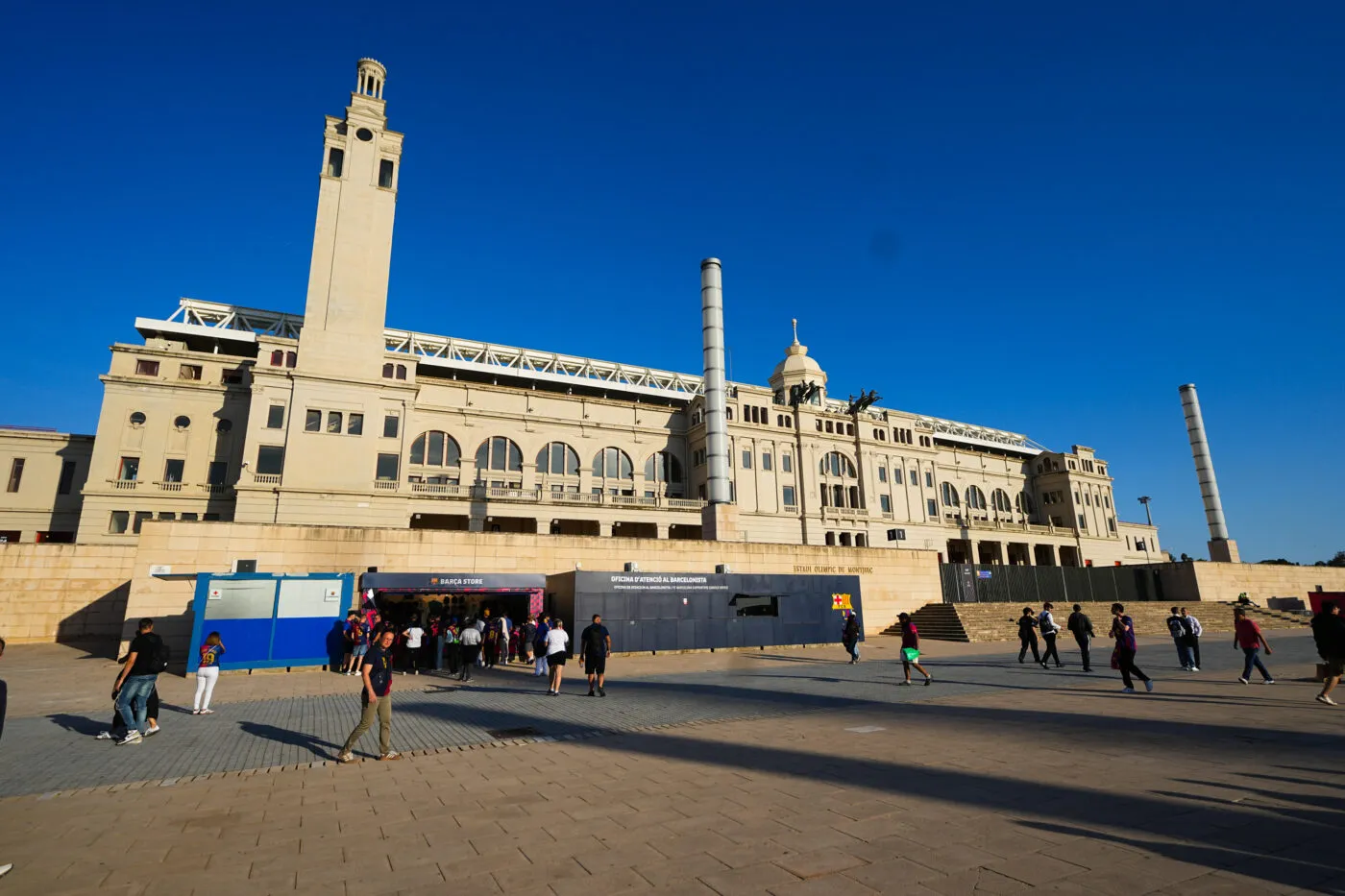 Affrontements entre supporters barcelonais et forces de l’ordre avant Barça-PSG