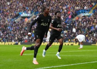 Tottenham sur le podium grâce à Mathys Tel