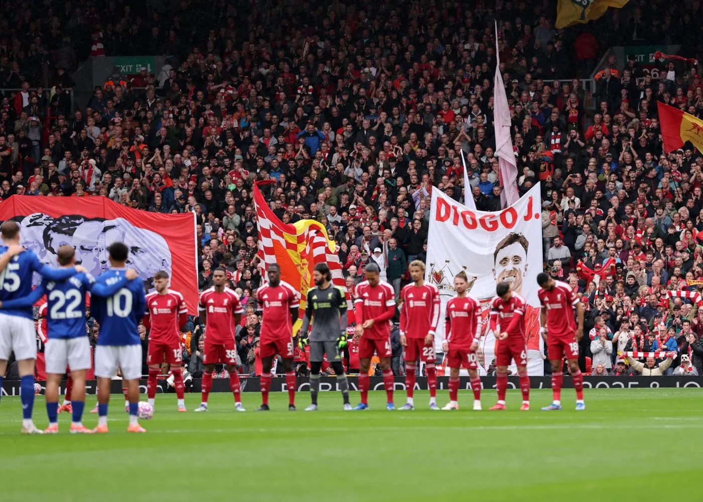 Les fans de Liverpool ont récolté 225 000 £ en la mémoire de Diogo Jota