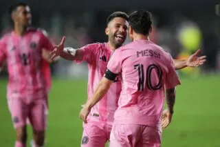 Messi voit un autre de ses copains partir à la retraite