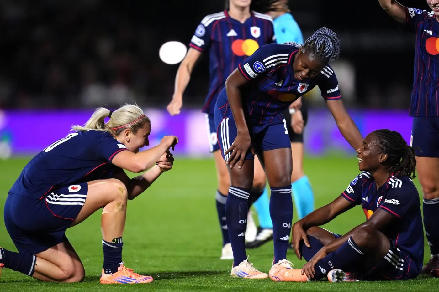 OL Lyonnes et Melchie Dumornay tranquillisent Arsenal 
