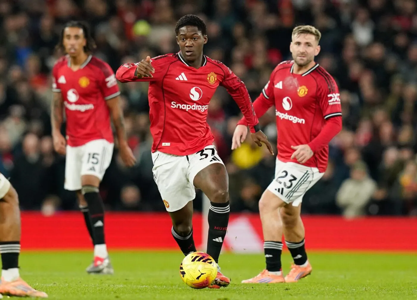 « Free Kobbie Mainoo » : le frère du joueur milite pour qu’il ait plus de temps de jeu