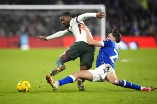 Chelsea se sort du piège tendu par Cardiff et file en demi-finale de la League Cup