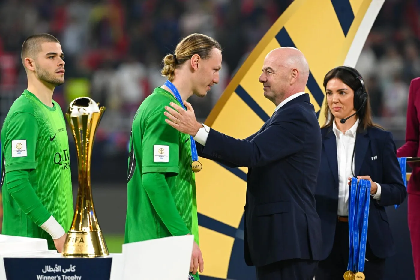 Sondage : Matveï Safonov doit-il devenir le gardien titulaire du PSG devant Lucas Chevalier ?