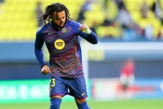 Jules Koundé fête Noël en faisant un foot au Bénin