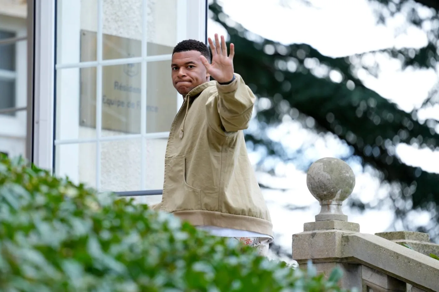 Un policier sanctionné après un don de Kylian Mbappé