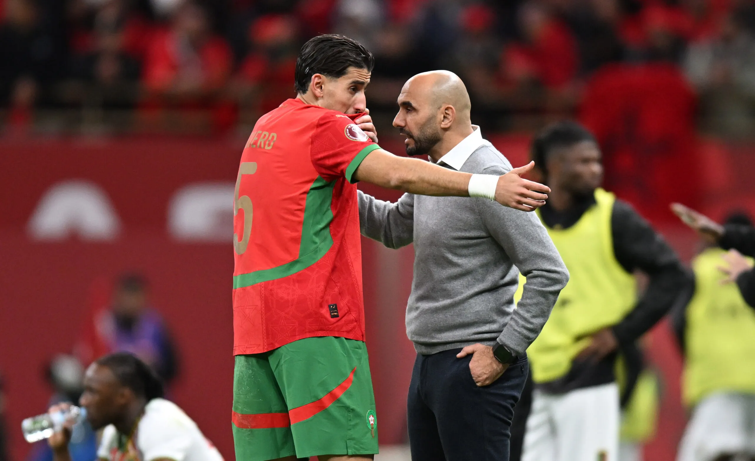 Discussion entre Laurent Blanc et Aimé Jacquet.