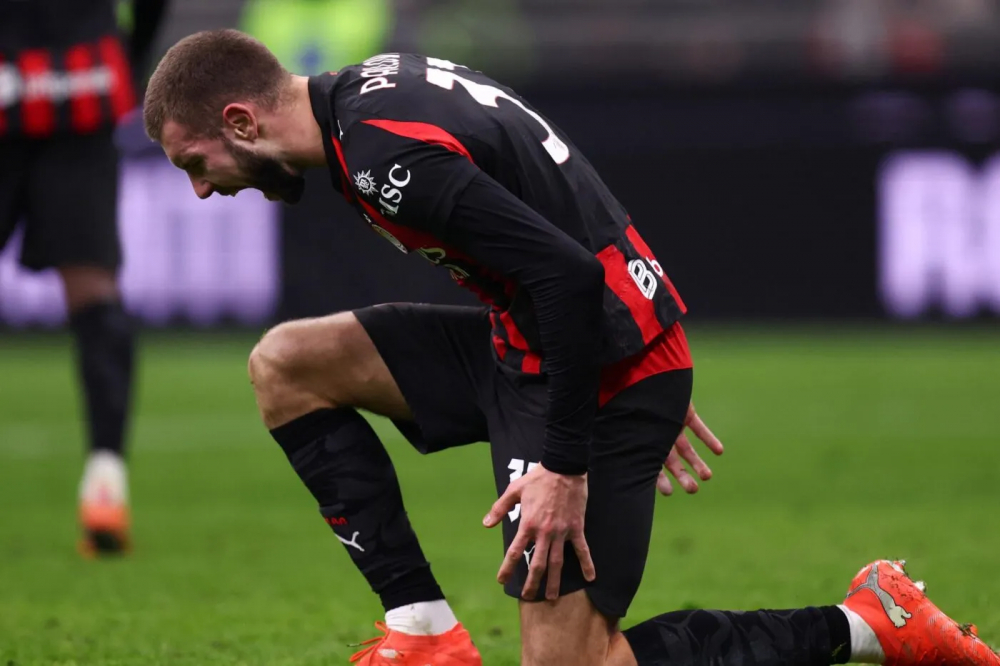 La filouterie d’un joueur de l’AC Milan pour faire rater un penalty à ...