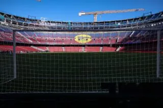La réouverture de la tribune nord du Camp Nou encore retardée ?