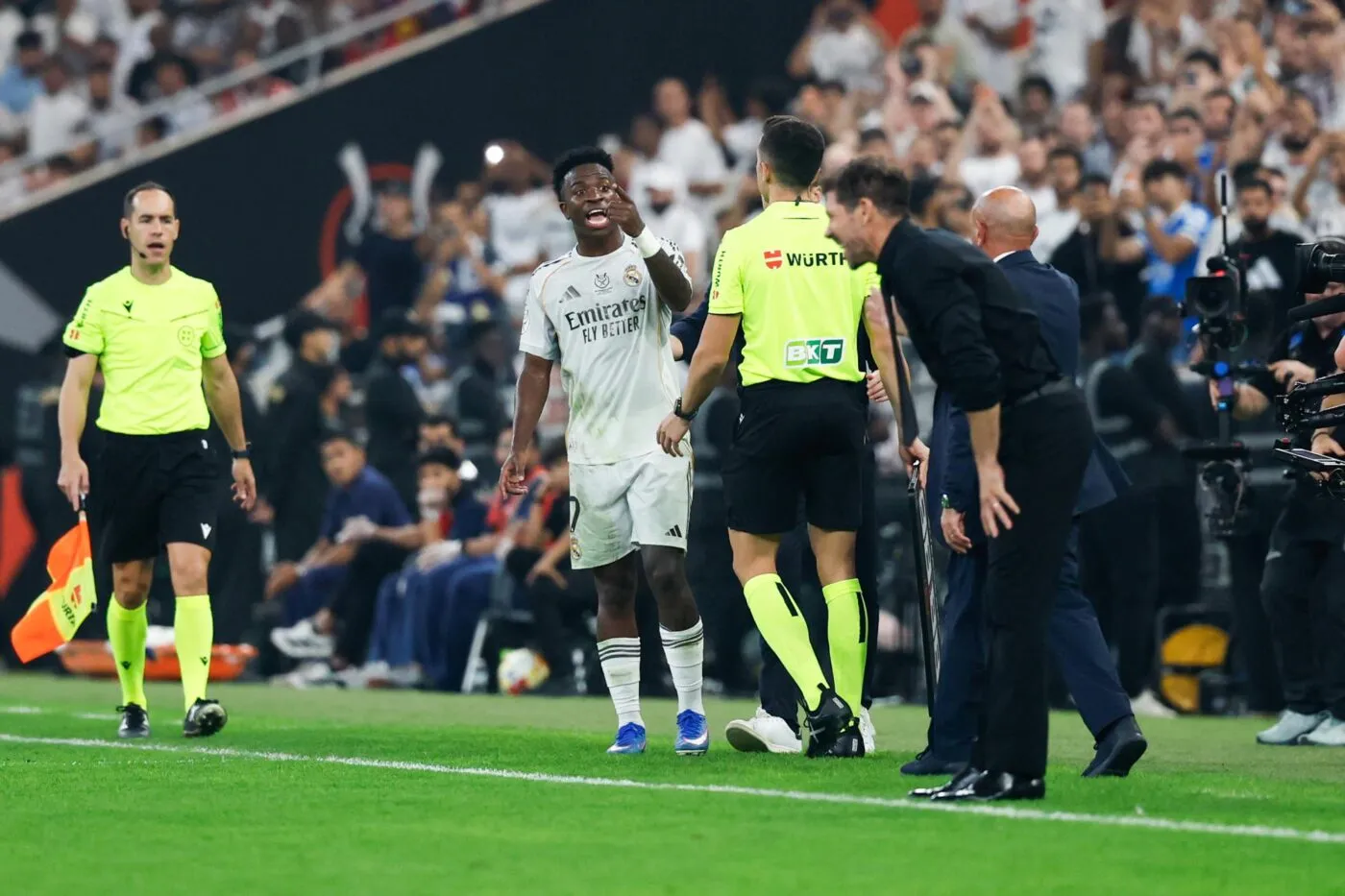 Javier Tebas plutot Diego Simeone que Vinicius Junior