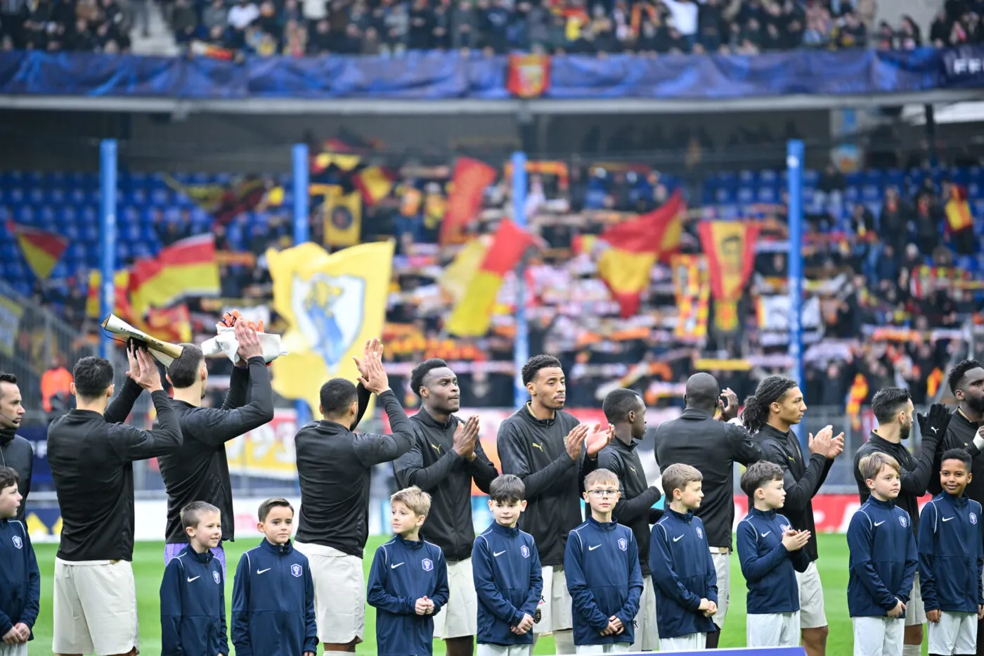 Lens laisse de l’argent à l’ancien adversaire de son adversaire