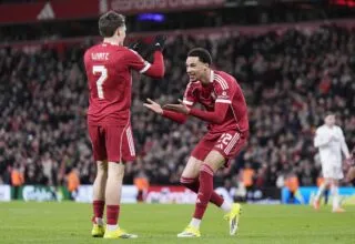 Avec un Hugo Ekitiké décisif, Liverpool écarte tranquillement Barnsley