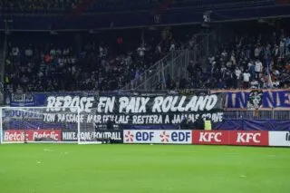 Les supporters marseillais rendent un dernier hommage à Rolland Courbis