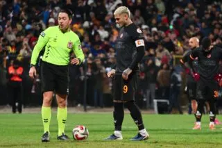 Un arbitre turc ne connaît pas les règles du foot