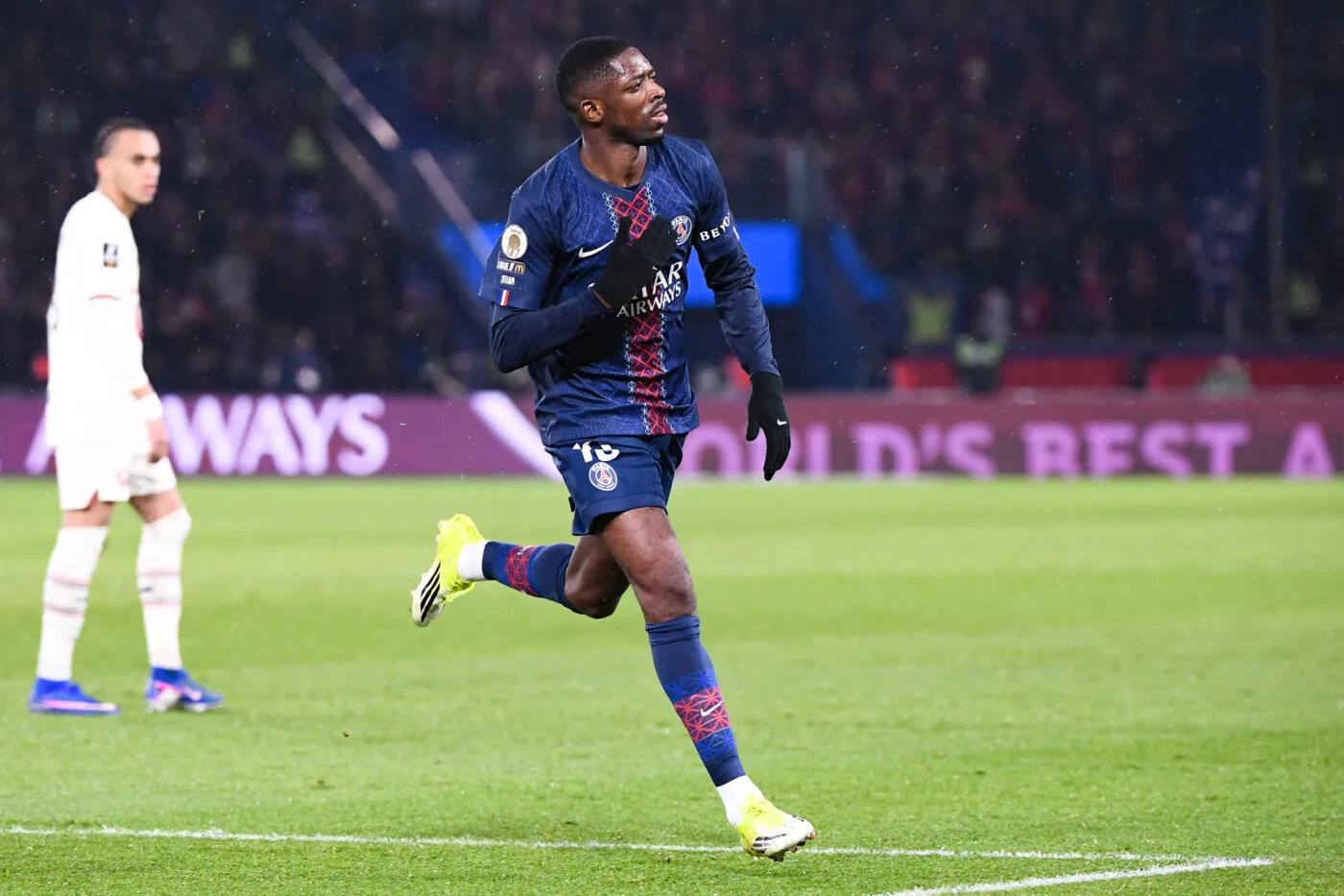 Porté par un grand Dembélé, le PSG retrouve la tête contre Lille