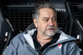 Accusé de détournement de fonds, un président brésilien destitué