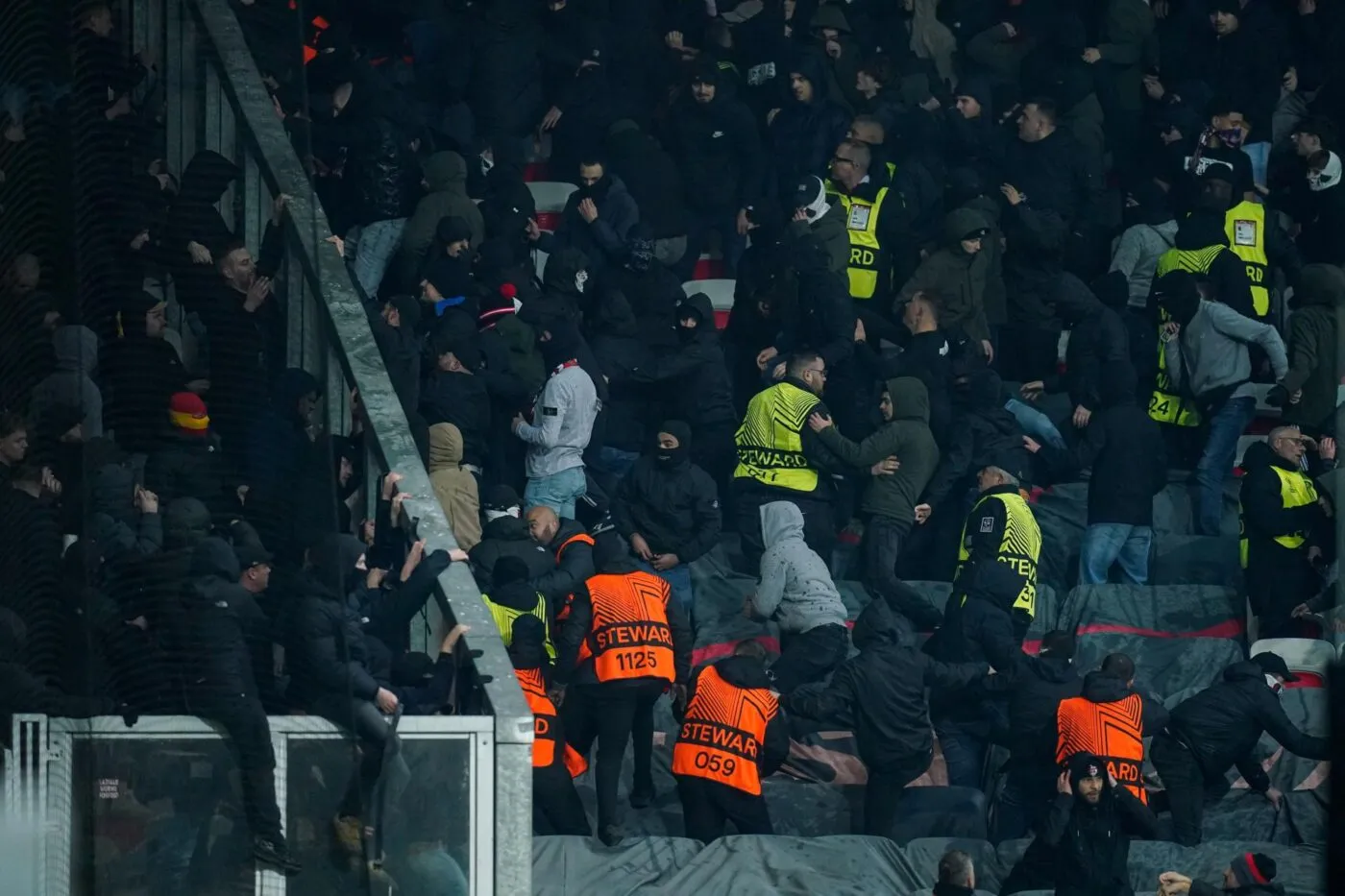 Des incidents entre supporters gâchent la soirée à l’Allianz Riviera