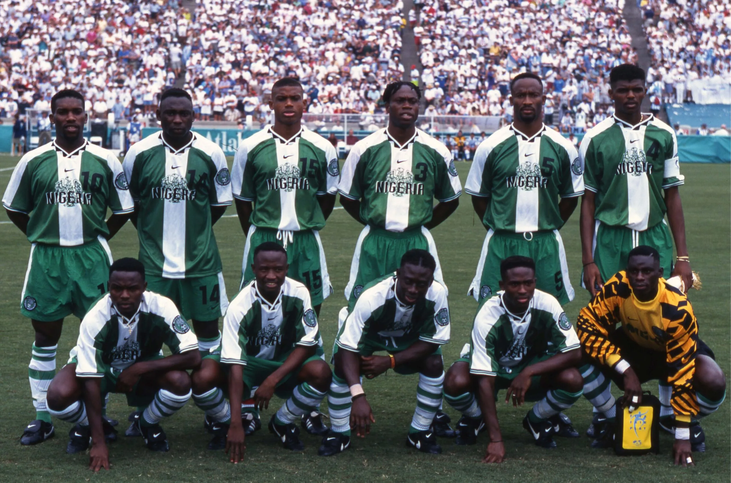 La grosse équipe de départ en finale des JO 1996 contre l’Argentine : Okocha, Amokachi, Oliseh, West, Okechukwu, Kanu, Ikpeba, Babangida, Oparaku, Babayaro, Dosu.