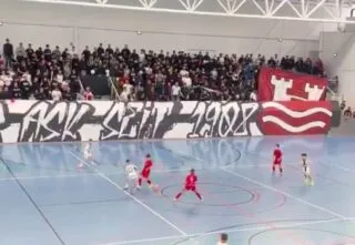 Quand des ultras mettent le feu à un match de U11 en Autriche