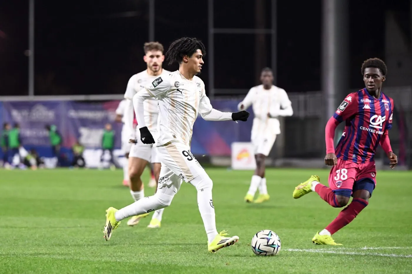 Reims chipe la deuxième place au Red Star