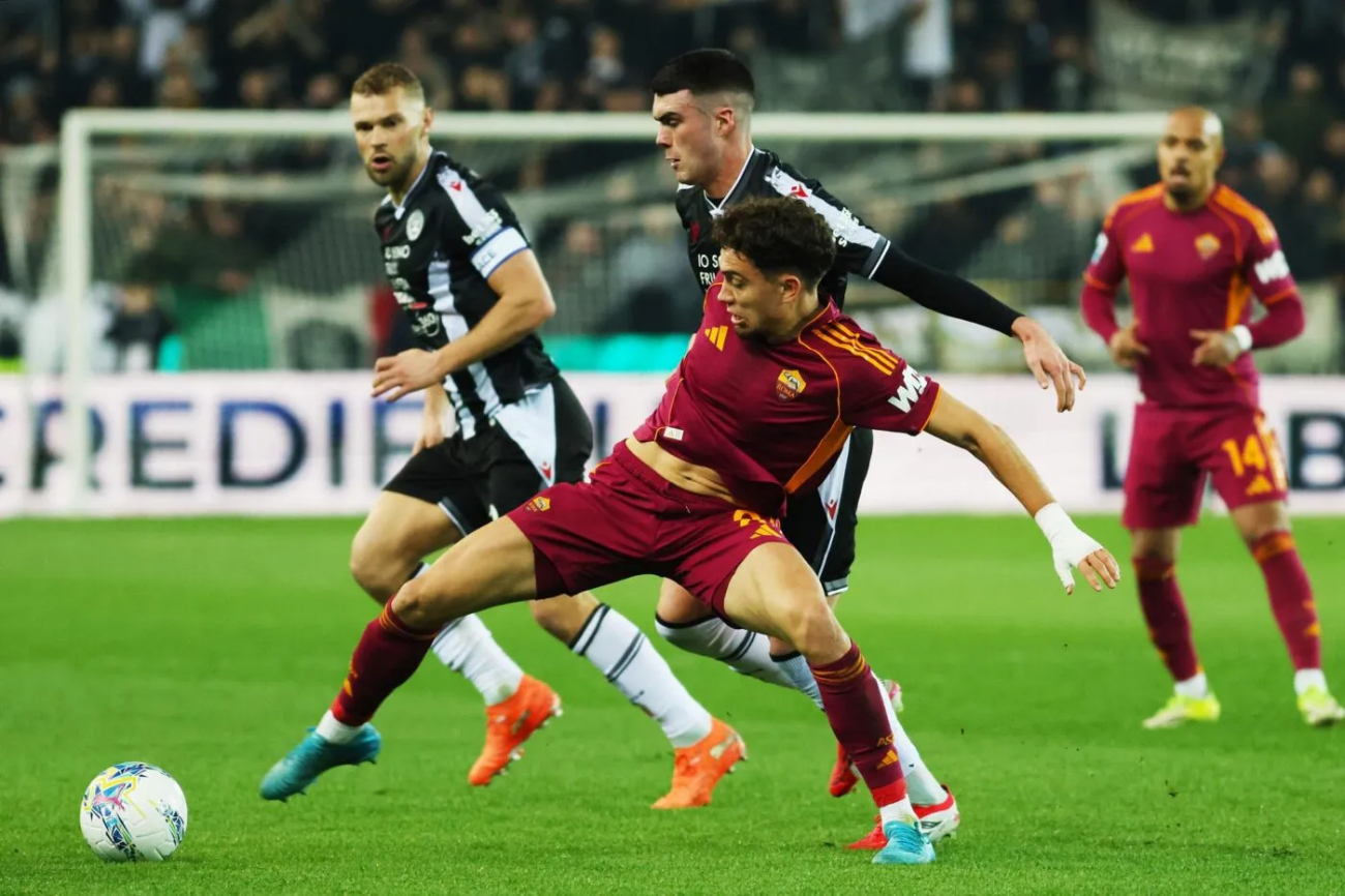 La Roma perd des plumes dans la course au titre - Serie A - J23 ...