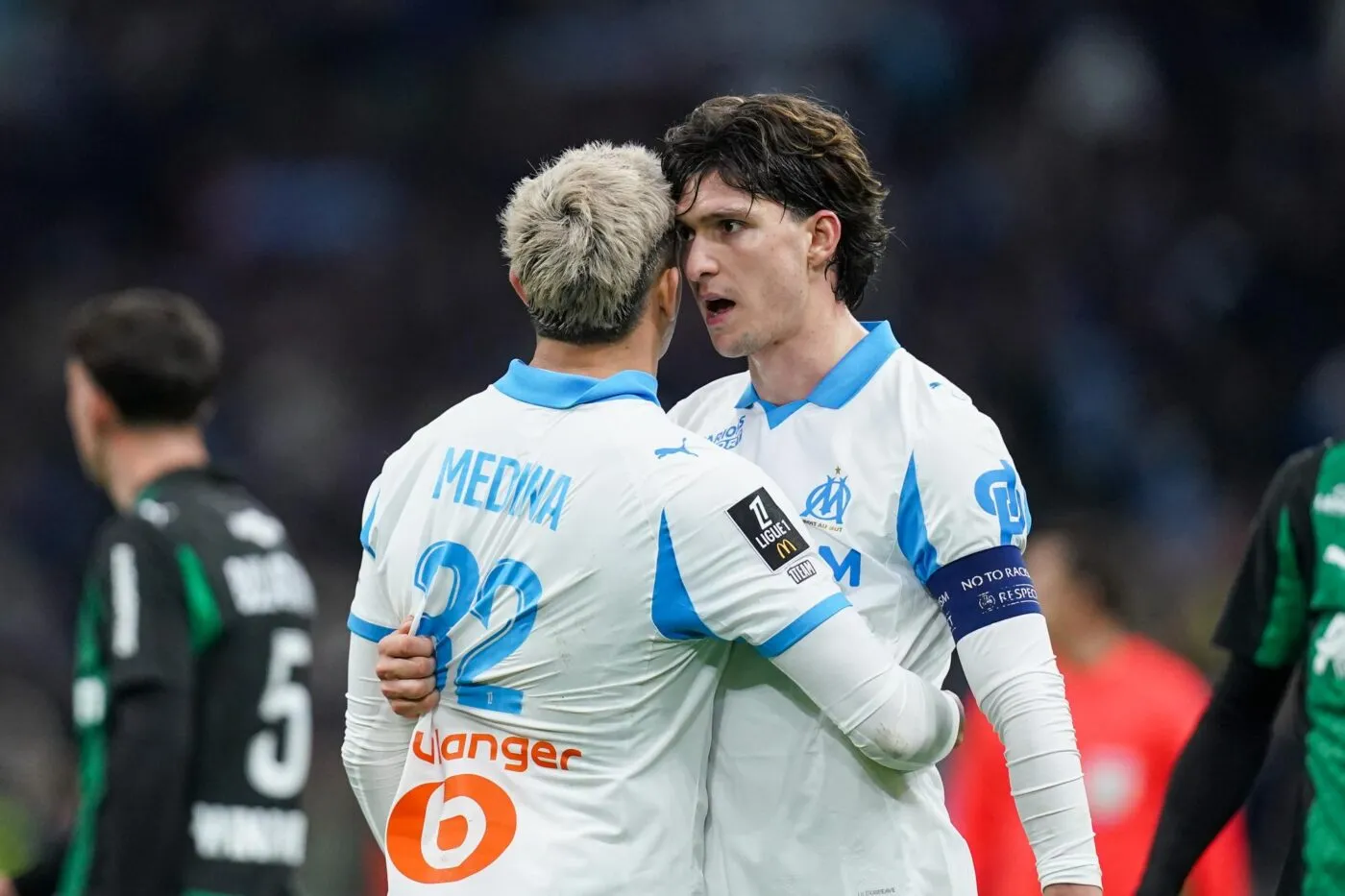 La réaction folle de Medina, Højbjerg et Balerdi sur le troisième but de l'OM