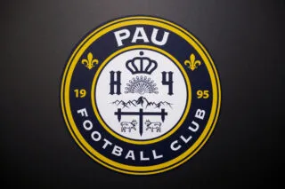 Mercato : le Pau FC (Ligue 2) interdit de recrutement par la FIFA