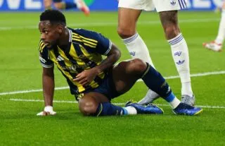 Jhon Durán poursuit sa course au Zénith