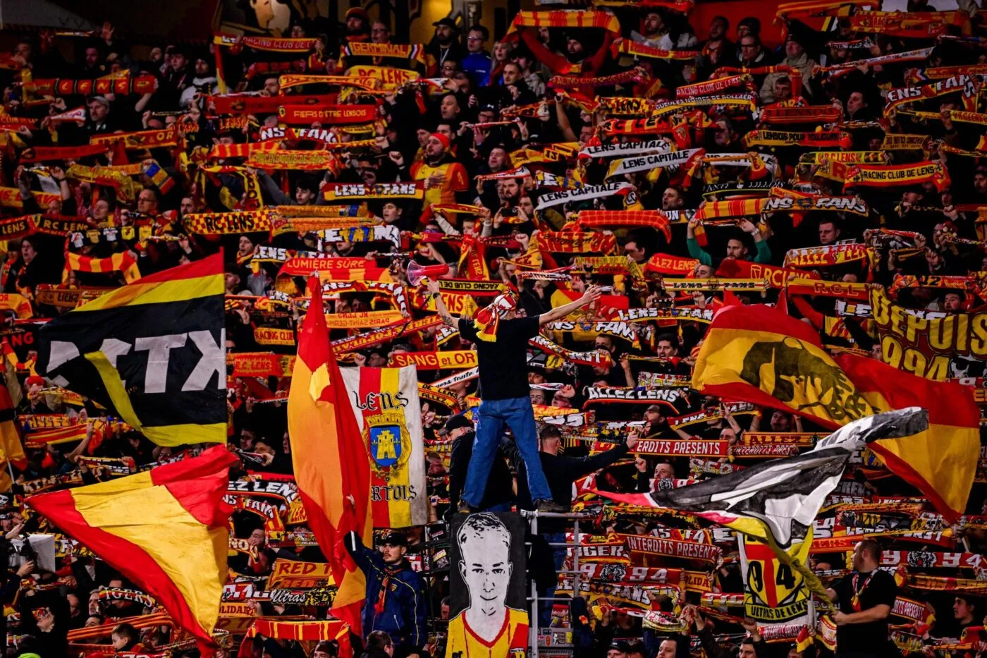 Le parcage réduit pour Lens au Paris FC crée encore des remous