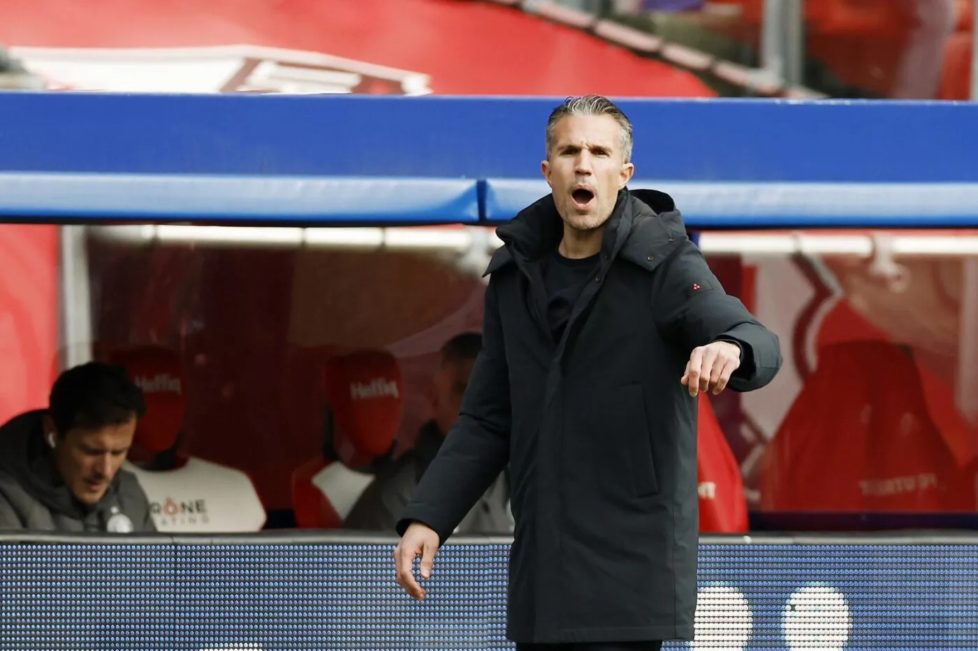 Robin van Persie est fan de Raheem Sterling