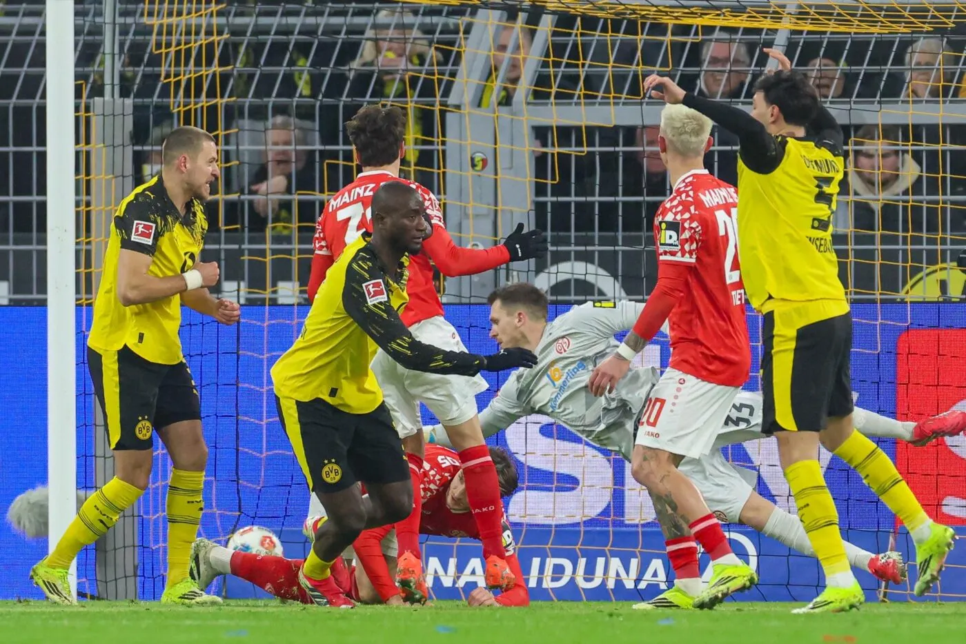 Guirassy et Dortmund désossent Mayence