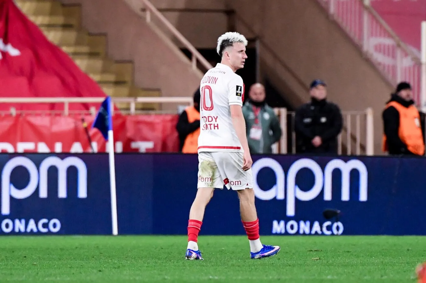 Sébastien Pocognoli énervé par le rouge d’Aleksandr Golovin