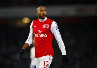 Thierry Henry aidé par les pelouses anglaises pour sa célébration iconique