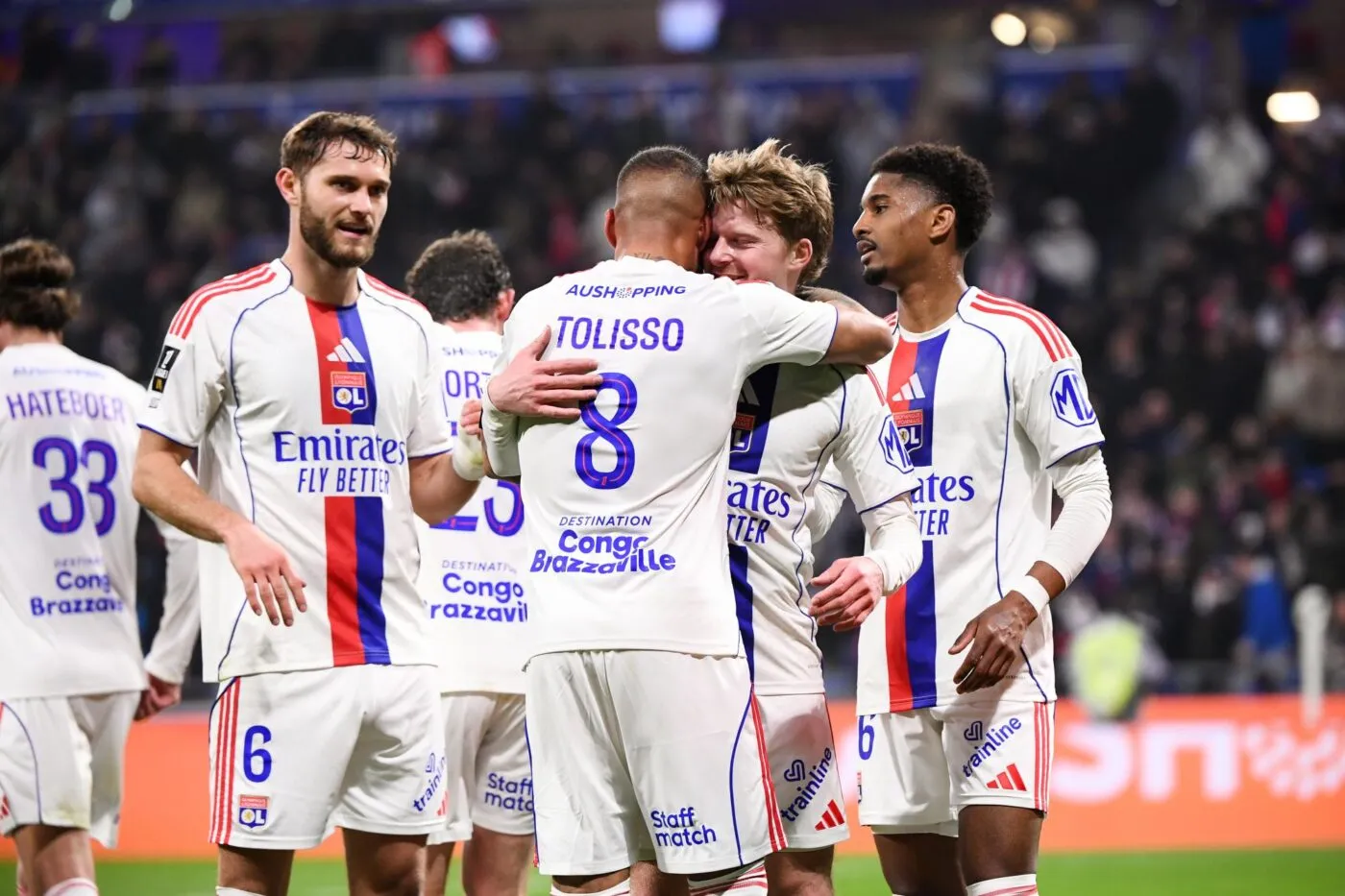 Lyon s'offre un treizième succès consécutif face à Nice et consolide sa troisième place