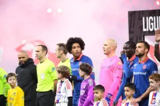 Qui peut s’asseoir à la table de l’OGC Nice et dire : « Je défends plus mal que toi à l'extérieur »