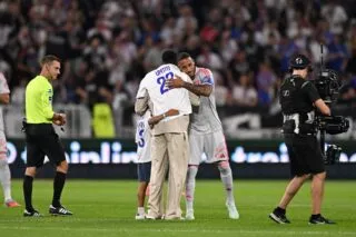 Quand Umtiti essaye de rétablir la communication entre Tolisso et Deschamps
