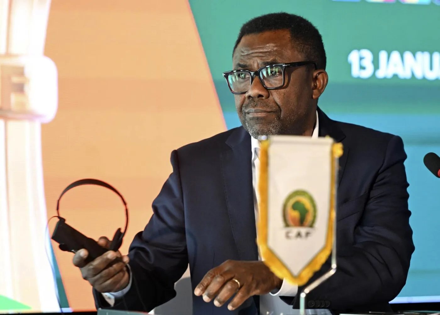 Le secrétaire général de la CAF occupe-t-il illégalement son poste ?