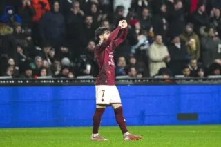 Giorgi Tsitaichvili à propos de Kvara : « Une star qui défend, c'est rare.  »