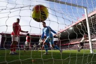 La stat folle de Liverpool dans le temps additionnel