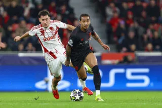 Leverkusen conserve son avance et se qualifie