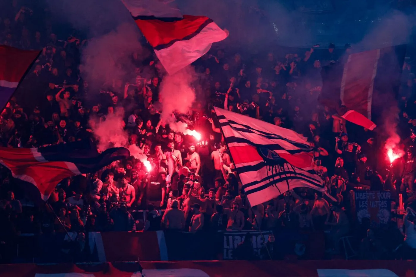 Le cortège des supporters du PSG retardé