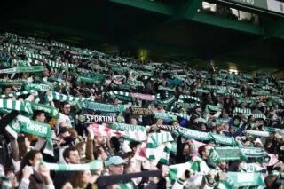 Sydney Sweeney montre ses dribbles contre Estoril