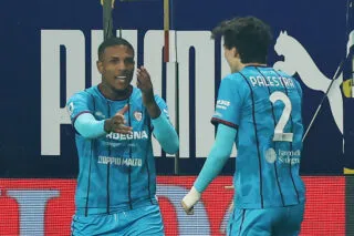 Un milieu de Cagliari fait une Christophe Jallet