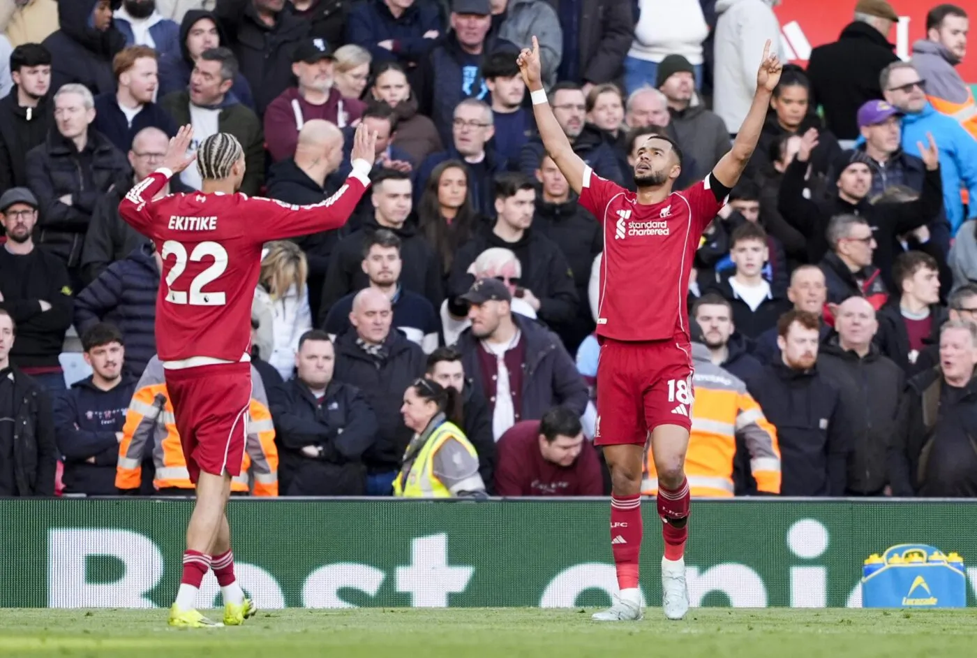 Un multiplex fou en Premier League : Liverpool déroule, Burnley coule