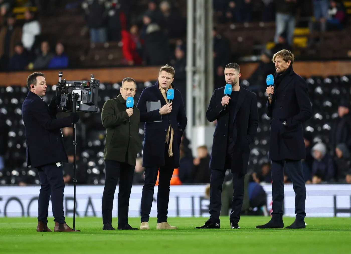 Deux ex-internationaux anglais réagissent au report de PSG-Nantes